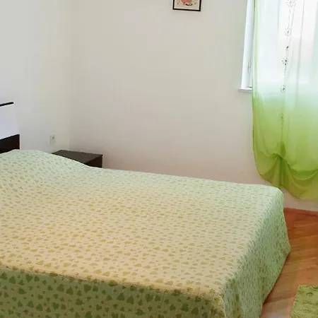 2956a * Supetar