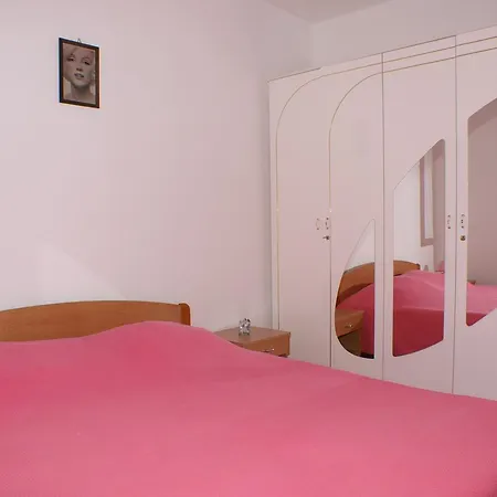 2956a Apartment *